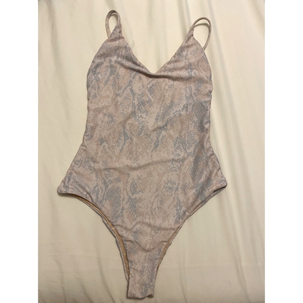 The Girl & the Water Malibu One Pc. Serpent